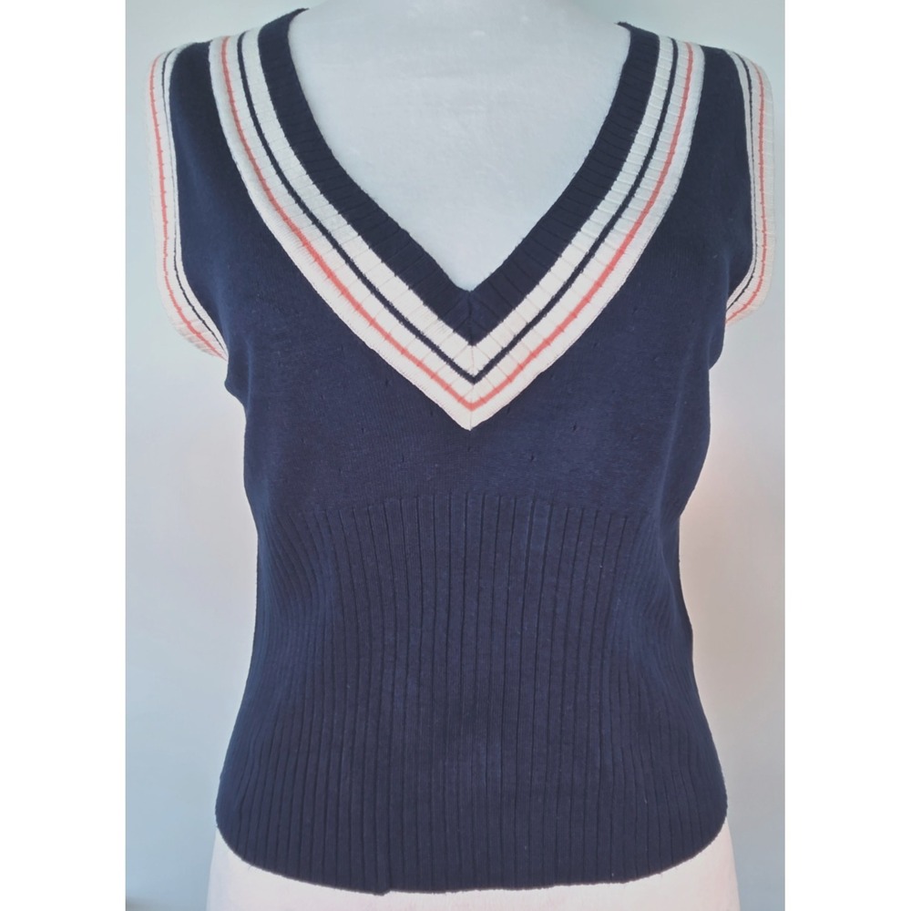 Vintage 90s White sweater Vest Preppy Academia Coquette Cable Knit V Neck M